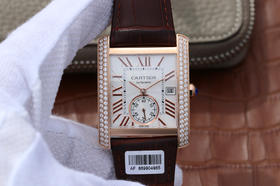 AF卡地亚刘德华同款英式坦克系列zhongji版本，原版1904MC自动机械机芯，表径:34mmX44mm，使用原版烤钢蓝表针