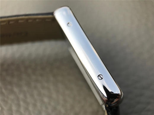 ZF卡地亚Tank Solo坦克系列WSTA0030女士情侣腕表。31mm宽，圆角和直角交替的表壳，蓝色半透明圆珠形表冠，银制珠光表盘，完美还原 商品图7