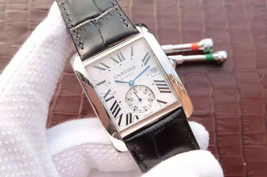 JF卡地亚W5330003英式坦克系列 版本，原版1904MC自动机械机芯，表径:34mmX44mm，使用原版烤钢蓝表针，使表针色泽均匀 商品图2