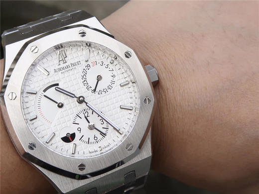 TWA爱彼皇家橡树26120，国外zui新玩物 终于有复刻解毒来了 双重时间 美联社 AP爱彼 皇家橡树 26120ST.OO.1220ST.01 复刻机芯Cal.2329/2 商品图10