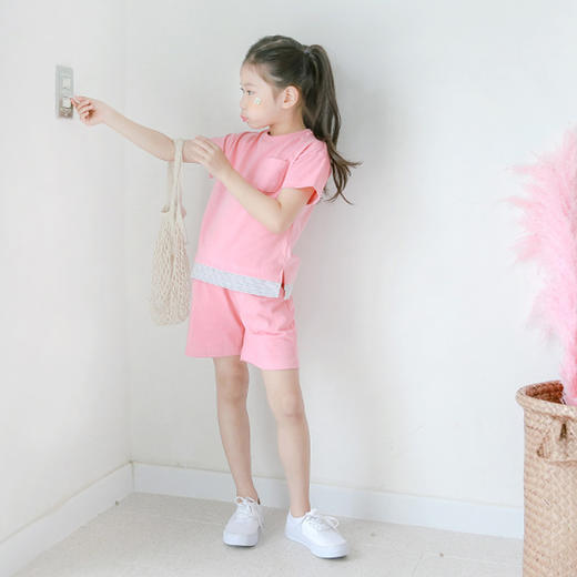 【女童】。夏季棉质百搭女童套装 T恤短裤套装 2色可选爆款儿童装 商品图1