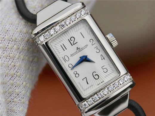 MG积家翻转系列3264520女表 【机芯】瑞士石英 【尺寸】33.8mmx16.3mm 【表带】真皮绳 【特色】翻转是一个非常有意思系列 品牌辨识度高 商品图3