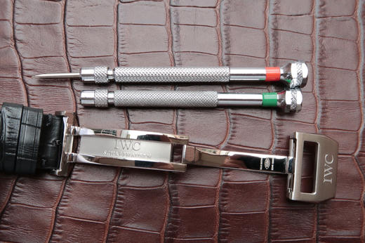 ZF万国IW500901新款大飞，3点钟位置真动能显示器，一比一原装51111自动机械机芯，表径46毫米，表壳厚度16毫米，男士，不透底，小牛皮 商品图10