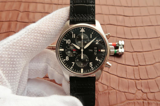 V6万国飞行员w377701。7750机械自动机芯，蓝宝石+蓝膜，43mm直径，精钢外壳，男士，密底，小牛皮表带。 商品图2