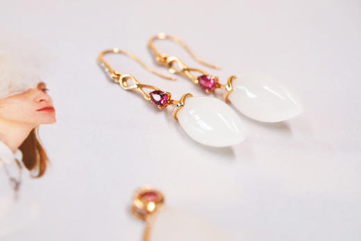 18k玫瑰金和田玉（白玉）镶钻耳饰--女王的眼泪 商品图2