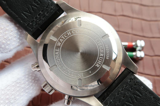 V6万国飞行员w377701。7750机械自动机芯，蓝宝石+蓝膜，43mm直径，精钢外壳，男士，密底，小牛皮表带。 商品图7