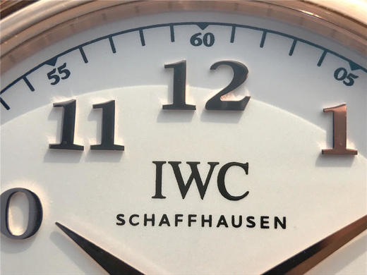 万国达文西系列2017新款。又一乱真选择！100%原装逐个零件开模，精钢镀银表壳。2892改原装35111自动机械,40毫米中规直径 商品图4