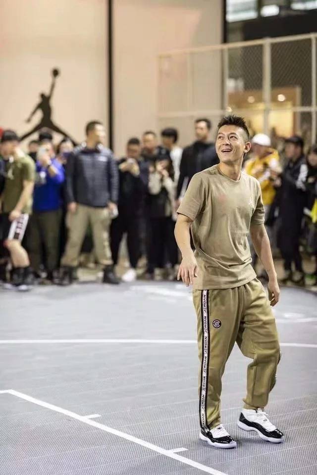 aj x 陈冠希兵马俑系列限定合作款t恤 疯抢中 情侣款纯棉印花时尚运动