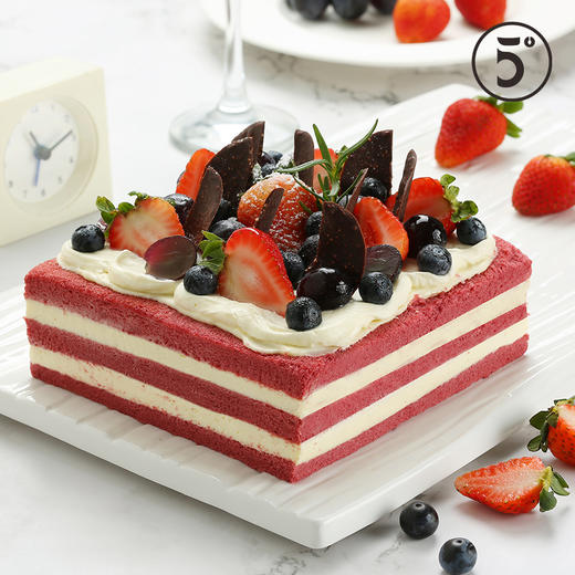 浆果红丝绒红丝绒水果蛋糕动物奶油成都同城免费配送