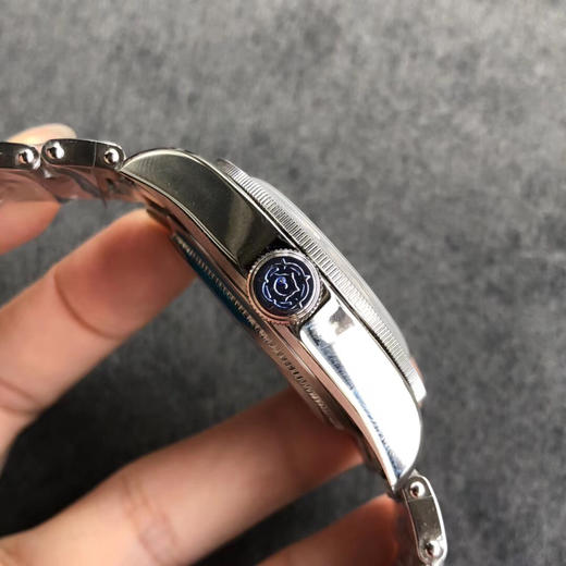 ZF红蓝经典 复古型格 帝 舵碧湾系列之格林尼治型腕表 商品图3