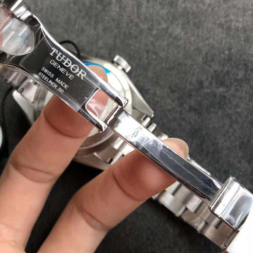 ZF红蓝经典 复古型格 帝 舵碧湾系列之格林尼治型腕表 商品图6