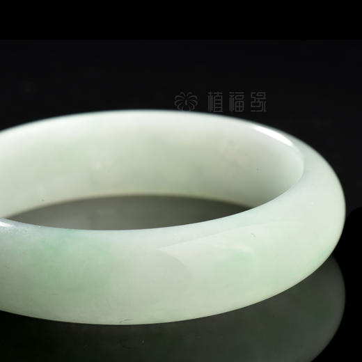【静水】宽版浅绿翡翠平安镯-SZ408077 商品图3
