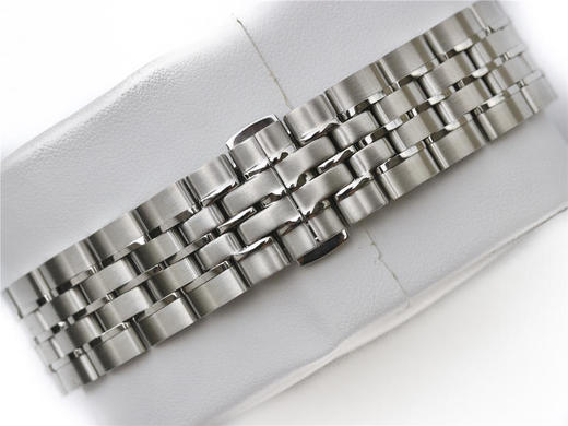 依波路原单腕表。瑞士有一款浪漫生活品味钟表 诞生于1856年—BOREL依波路品牌理念 浪漫时刻 一生相伴 感恩之选 传承经典 皇室系列型号 GBR6155-2599原单品质 商品图7