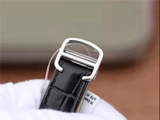 ZY卡地亚新款钥匙WGCL0021。时光之钥打开典雅之门。此款钥匙采用316精钢打造出直径为男40mm和女35mm两个尺寸。 商品图8