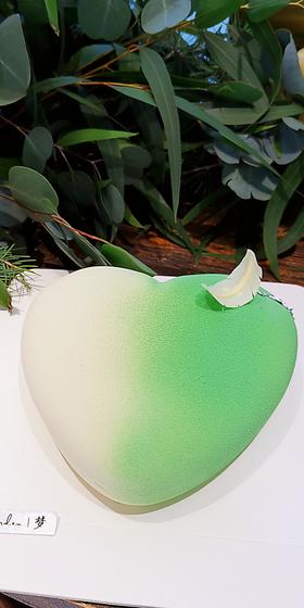 蜜桃心慕斯蛋糕