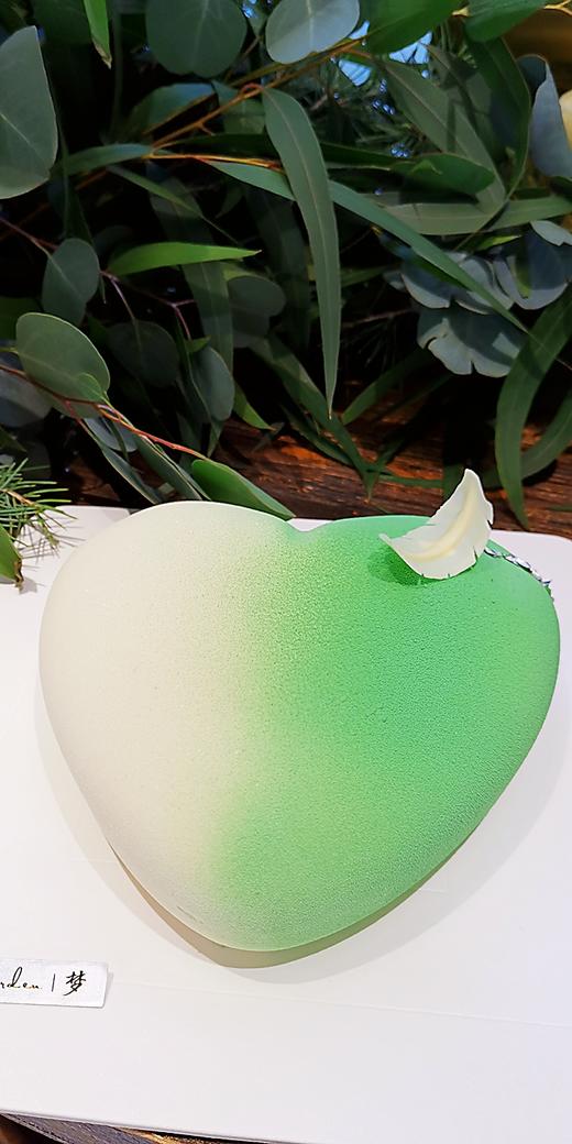 蜜桃心慕斯蛋糕 商品图0