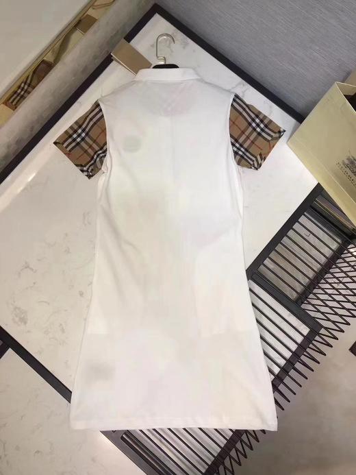 点此购买巴宝莉19ss新品polo领连衣裙明117183