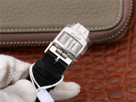 积家全月相大师系列。所以功能及外观均与原版一致,男士腕表，皮表带，自动机械机芯，透底。 商品图4