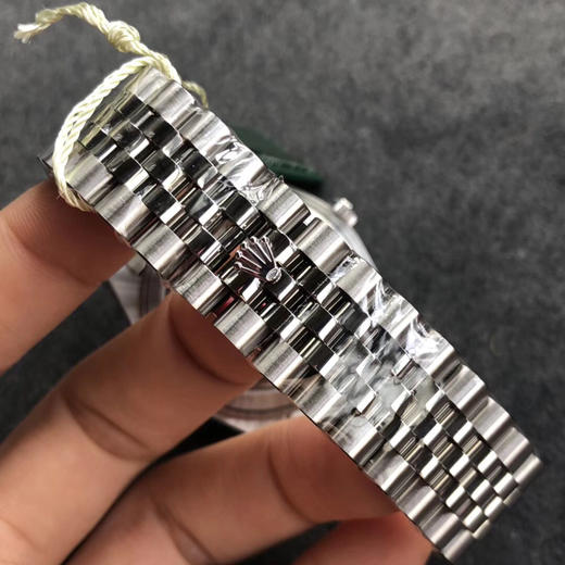 劳力士EW日志型41系列 男士腕表
机芯：搭载改Cal.3235全自动机械机芯 商品图5