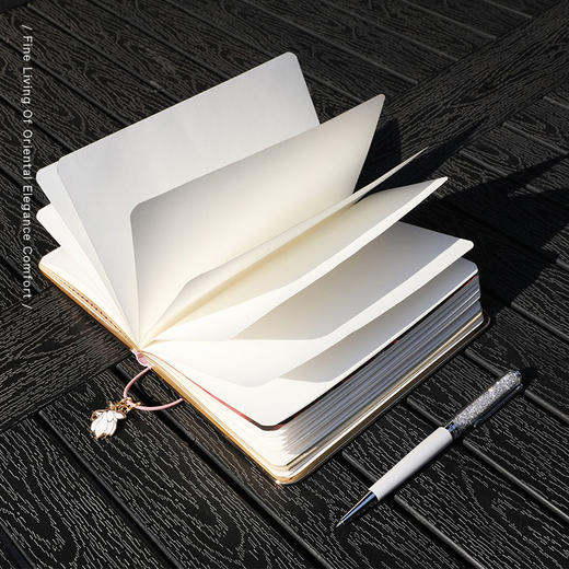 【宫里手账本】 春日玉兰香氛手帐本 商品图5