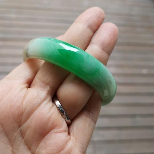 半圈辣色贵妃镯 商品图4