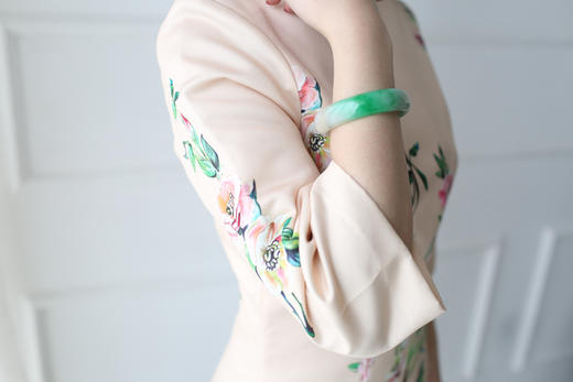 半圈辣色贵妃镯 商品图3