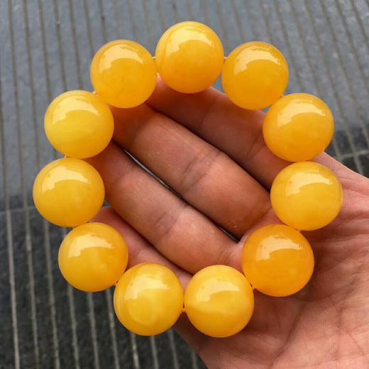 67克21 鸡油黄手串,品质如图所示,颗颗精选,蜡质醇厚饱满,佩戴大气