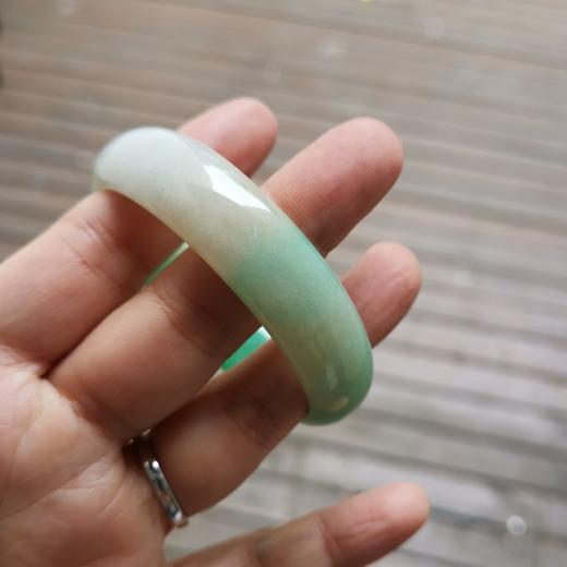 半圈辣色贵妃镯 商品图6