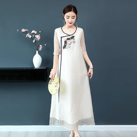 民族风民族风绣花仿真丝连衣裙中长款刺绣仿桑蚕丝腰旗袍大摆裙