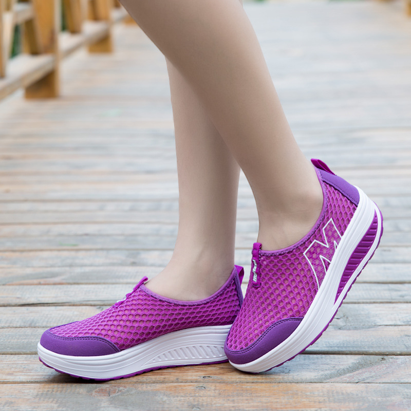 YW-33081 新款韩版超透气网面摇摇鞋