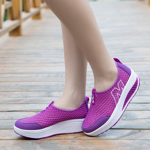 YW-33081 新款韩版超透气网面摇摇鞋 商品图0