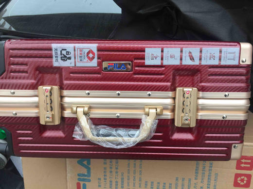 FILA霸气旅行箱 铝框 三把海关锁 原价不菲 绝对机场的焦点 商品图5