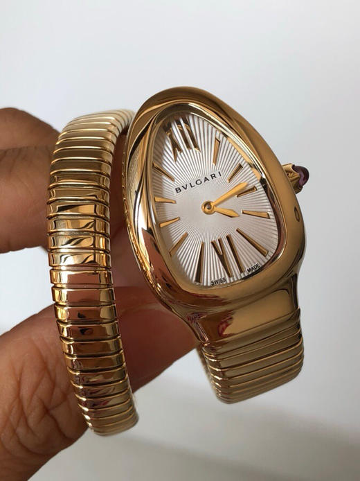 bv厂出品蛇形手表绝对是宝格丽的独创产品属于宝格丽serpenti系