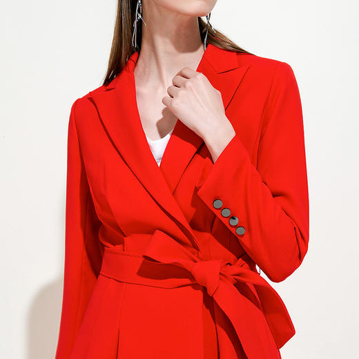 EITIE爱特爱女装春季气质翻驳领红蔓色荷叶边衣摆短外套5903605 商品图2