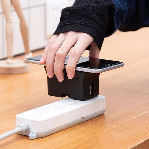 Feliztrip斐利斯 出国旅行多国通用带充电宝＆无线充usb电源转换插座 TR-23B＆23W 商品图3