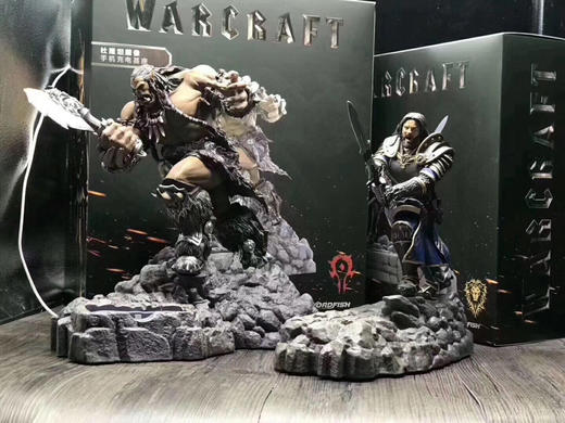 正版魔兽世界人族洛萨，兽人杜隆坦手办带led灯，可当手机充电支架 商品图0