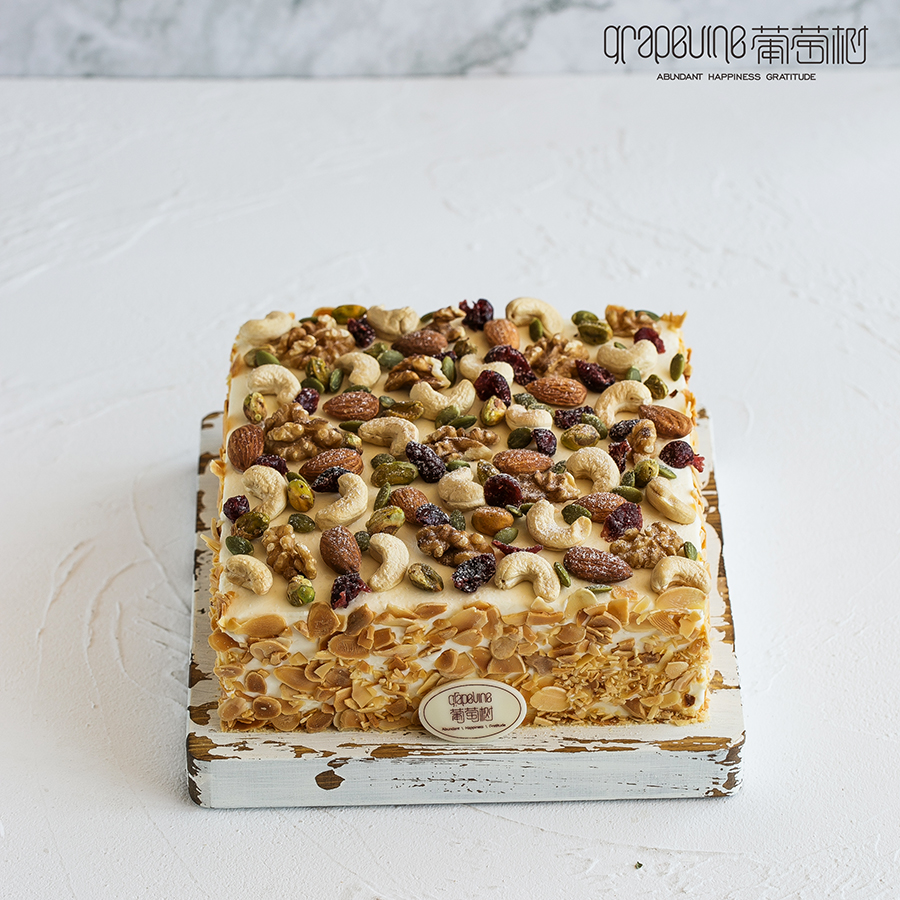 坚果乳酪奶油蛋糕