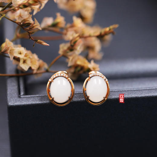 【简约】18K玫瑰金和田玉（白玉）蛋面小耳钉--花之物语 /8*10mm 商品图0