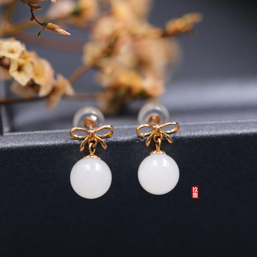 18K玫瑰金和田玉（白玉）玉珠耳钉 -- 蝴蝶结 8mm/总长13mm 商品图0
