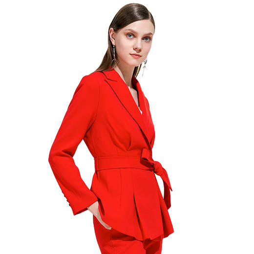 EITIE爱特爱女装春季气质翻驳领红蔓色荷叶边衣摆短外套5903605 商品图0