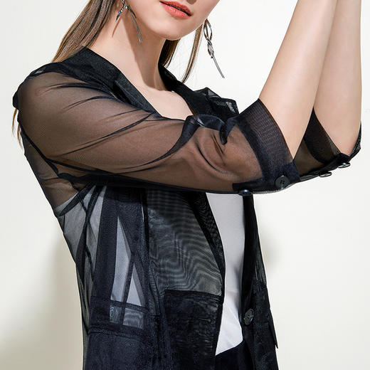 EITIE爱特爱女装夏季新品宽松翻领轻薄透气长款薄纱防晒开衫5904615 商品图2