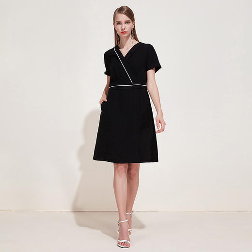 EITIE爱特爱春夏季女装品牌OL职业V领黑色连衣裙中长款5907660 商品图0