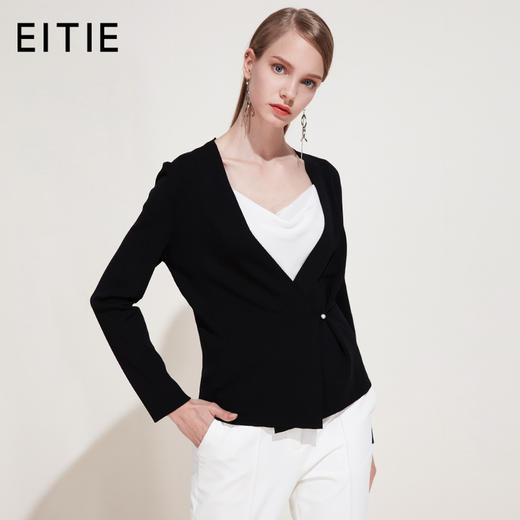 EITIE爱特爱女装春季新款修身大V领纯色长袖不对称毛针织衫女5901601 商品图0