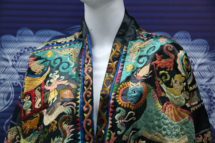 苗绣传承人潘玉珍作品贵州老绣衣