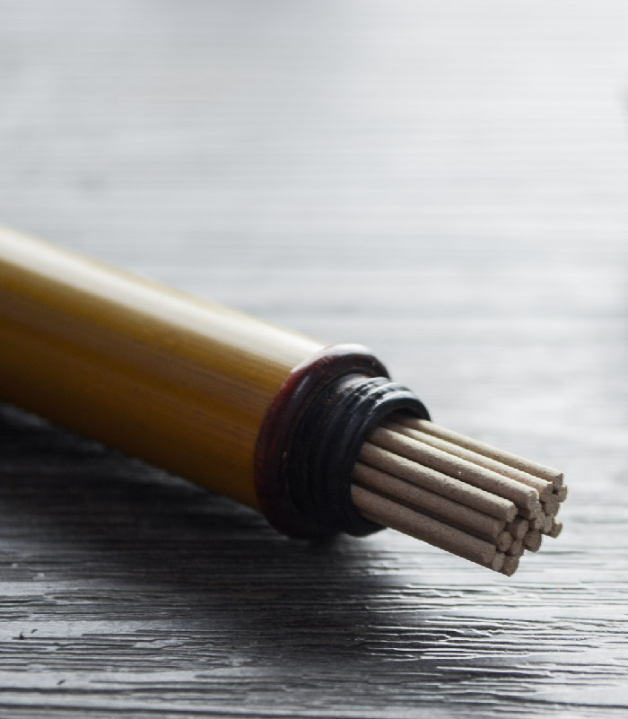 老山檀香 | 线香+香筒+葫芦香插。气味幽雅。