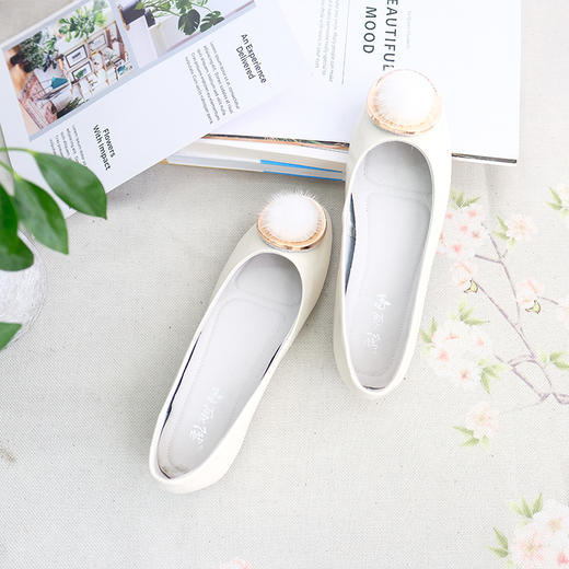 内联升女鞋皮鞋春秋单鞋简约风女式漆皮时尚休闲鞋4090C 商品图1