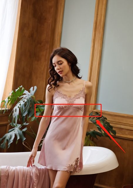 (但讲真只要不穿内衣,大多数睡衣都会啦……) 轻微上扬的走线拉长下
