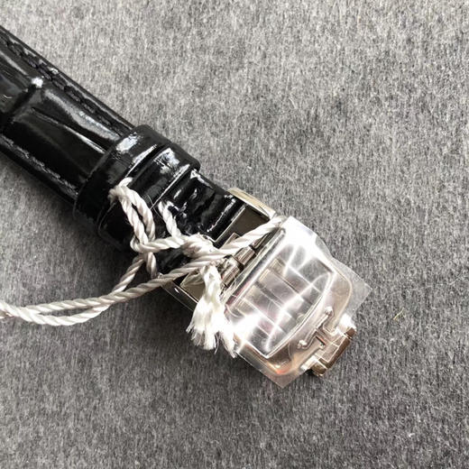 ZF又一热门神作—     积家约会系列腕表浪漫登场，修正现市面任何版本的所有不足之处，简约淑女，尽显浪漫情怀。 商品图5