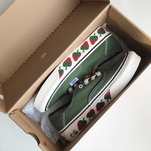 vans小草莓休闲板鞋帆布鞋独角兽authentic联名系列