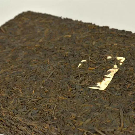 2018年2000g礼盒装高山大树茶广西梧州特产黑茶 商品图3